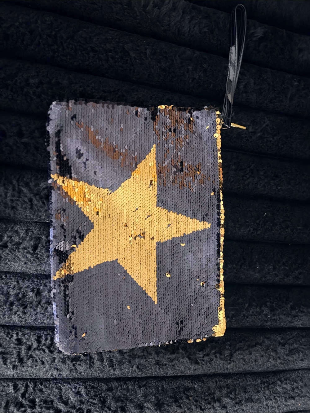 Gold Star Sequin Wristlet Clutch - Black & Gold